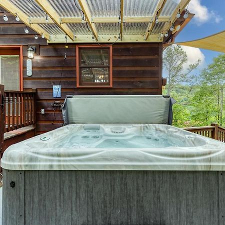 Trout N' About Your Blue Ridge Mountains Retreat, Hot Tub + Game Room! 엘리제이 외부 사진