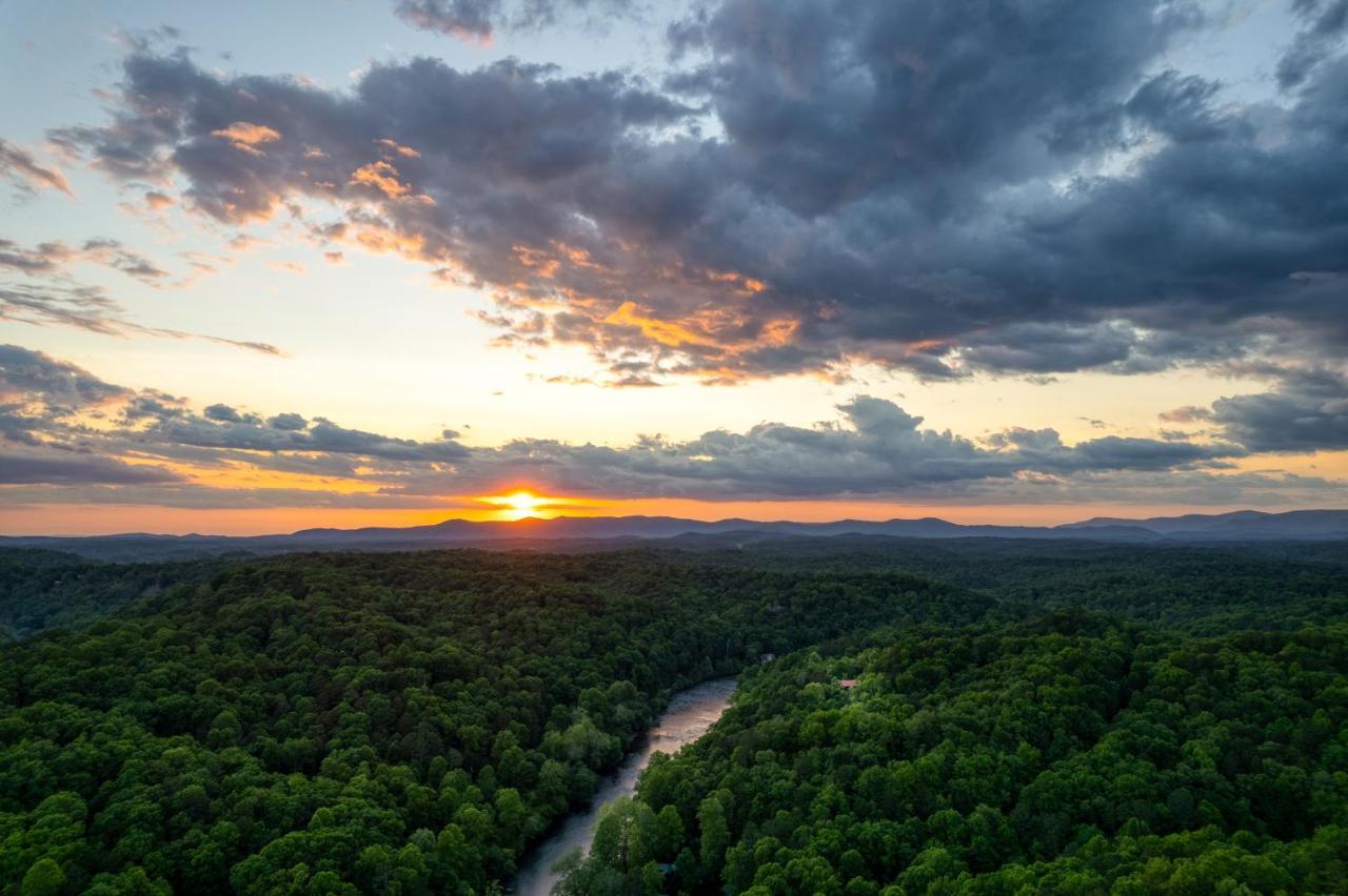 Trout N' About Your Blue Ridge Mountains Retreat, Hot Tub + Game Room! 엘리제이 외부 사진