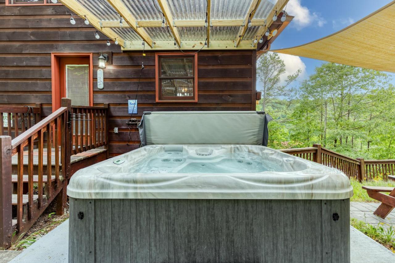 Trout N' About Your Blue Ridge Mountains Retreat, Hot Tub + Game Room! 엘리제이 외부 사진
