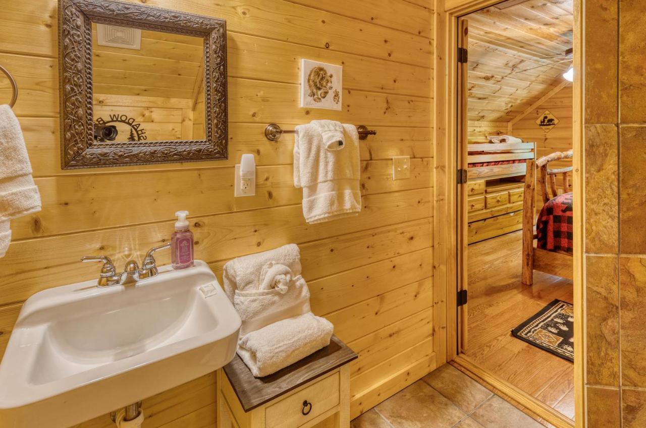 Trout N' About Your Blue Ridge Mountains Retreat, Hot Tub + Game Room! 엘리제이 외부 사진