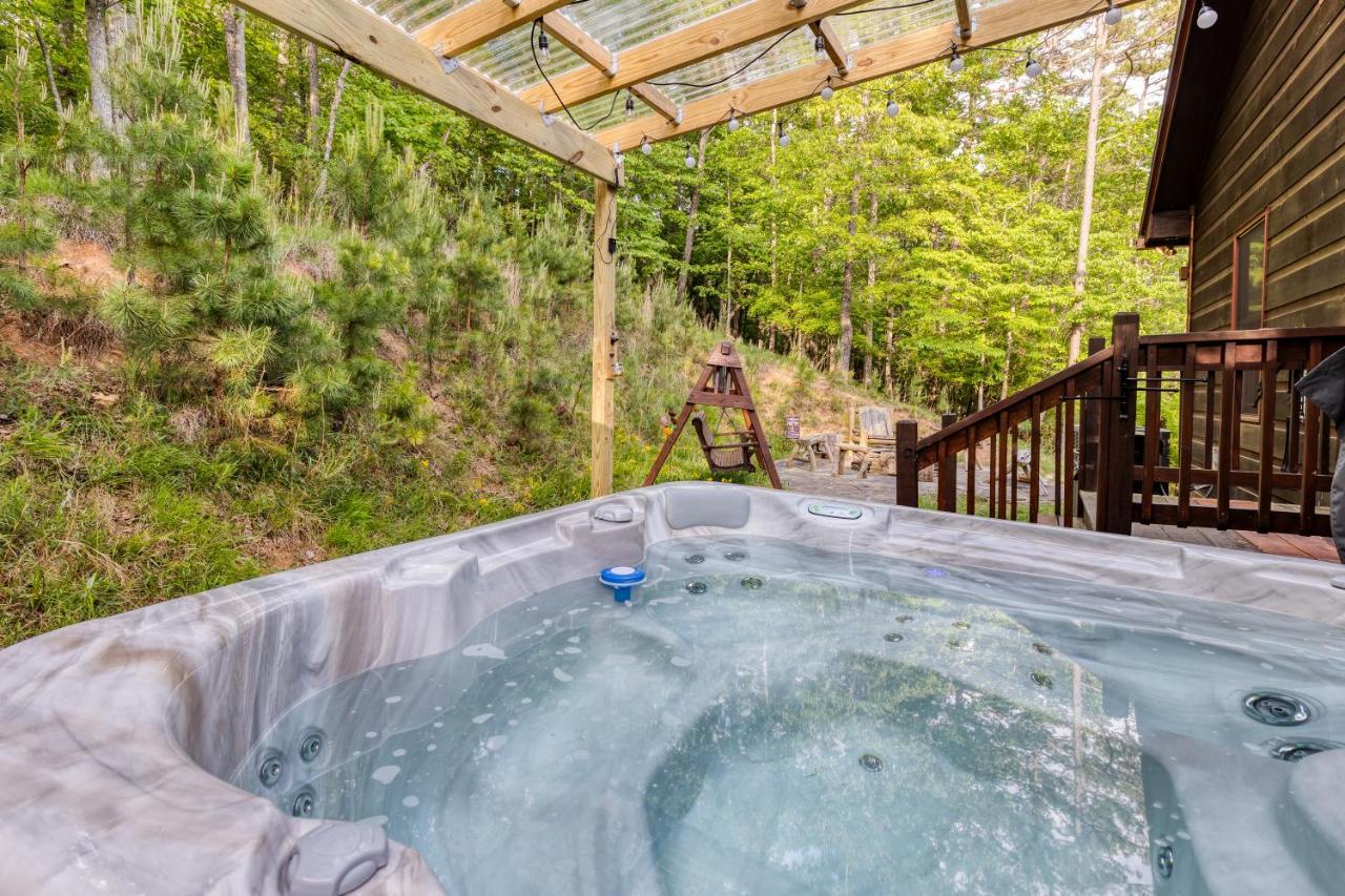 Trout N' About Your Blue Ridge Mountains Retreat, Hot Tub + Game Room! 엘리제이 외부 사진
