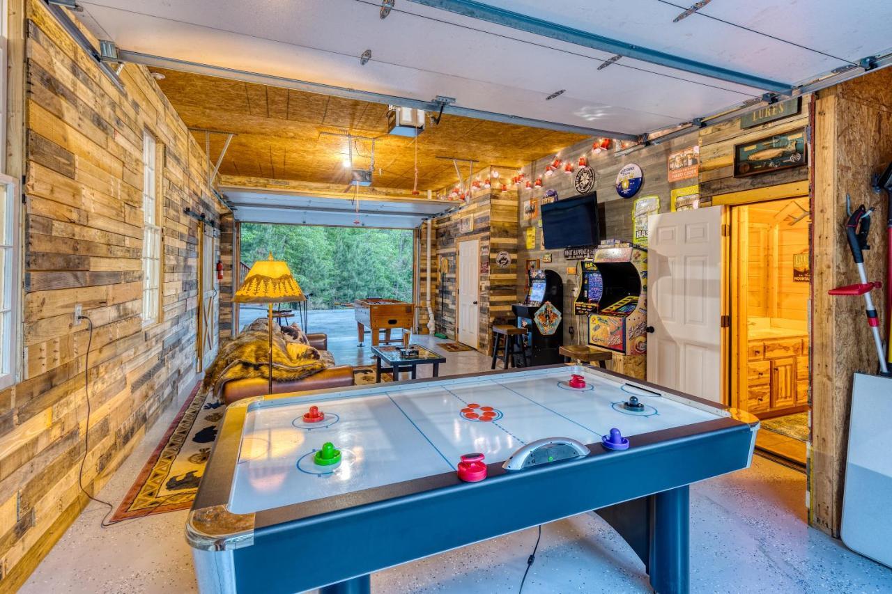 Trout N' About Your Blue Ridge Mountains Retreat, Hot Tub + Game Room! 엘리제이 외부 사진